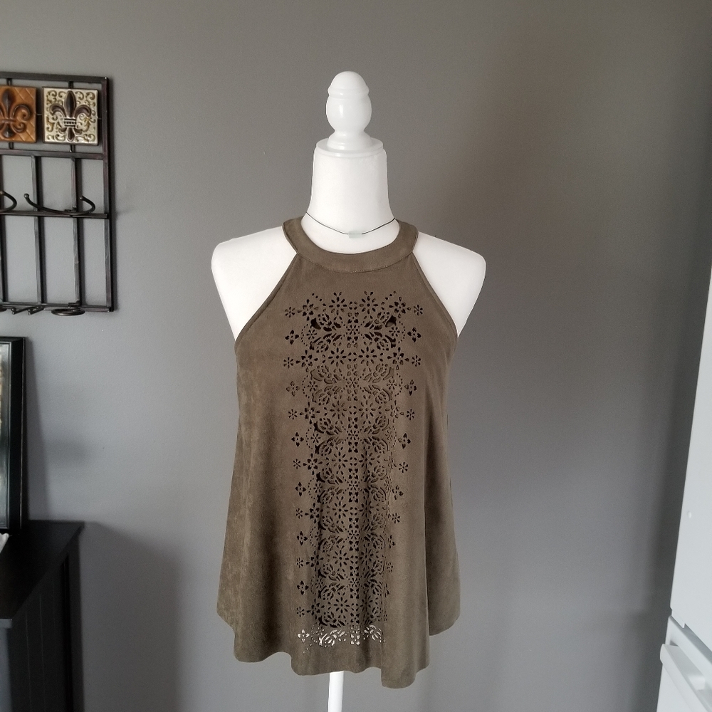 Sleeveless shirt